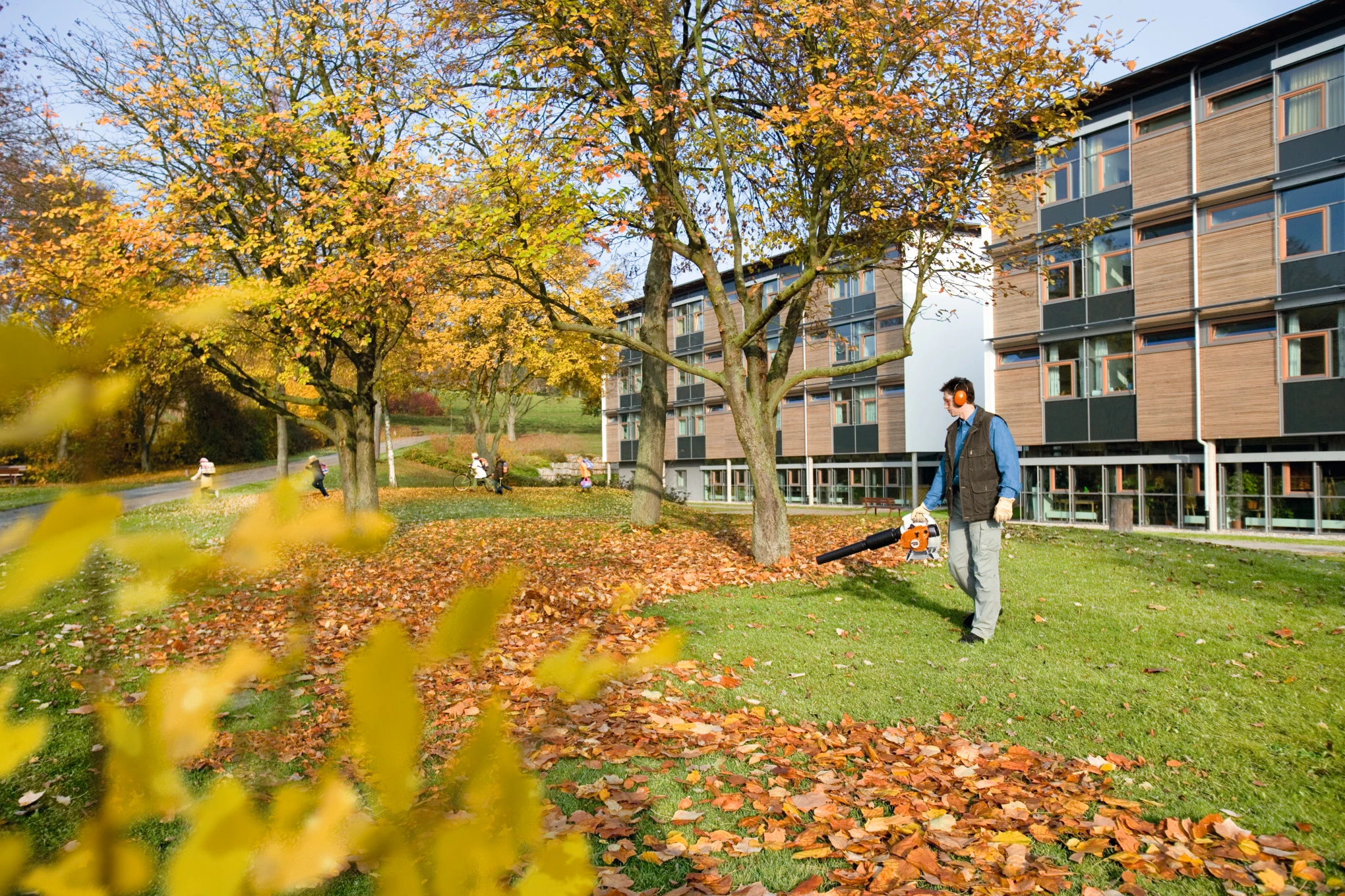 Stihl BG 66 Petrol Blower 4 Stihl BG 66 Petrol Blower - Image 2